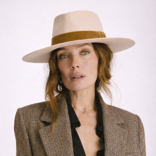 Fedora ala plana Loreen