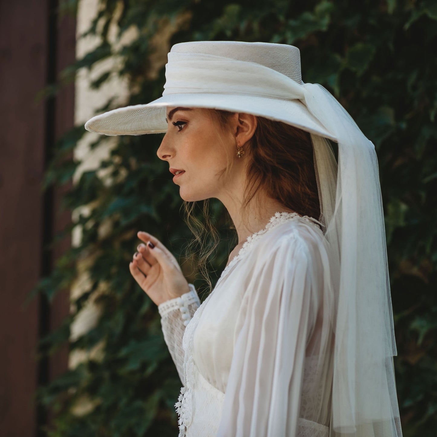 Sombrero con velo para novia