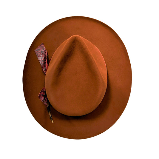 Sombrero fedora marrón de estilo bohemio