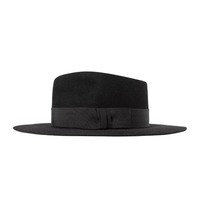 Sombrero negro ala ancha