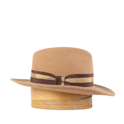 Sombrero fedora de mujer con ala irregular