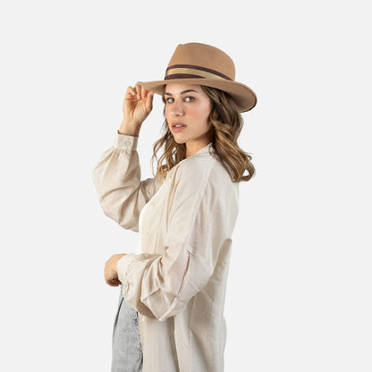 Sombrero fedora de mujer con ala irregular