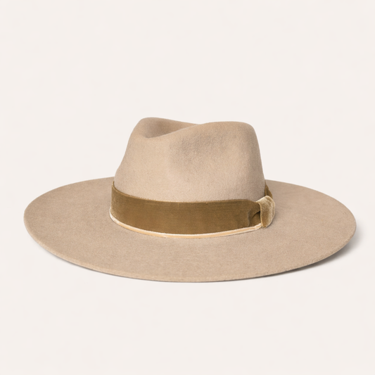 Fedora ala plana Loreen