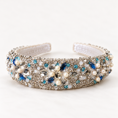 Diadema de novia bordada a mano