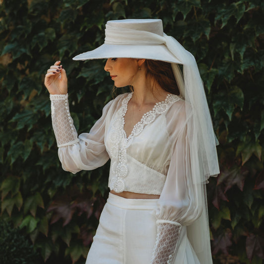 Sombrero con velo para novia