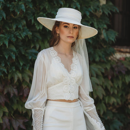 Sombrero con velo para novia