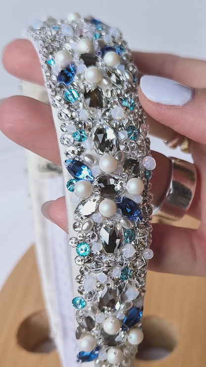 Diadema de novia bordada a mano